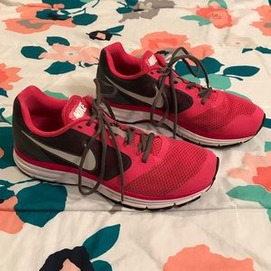 Nike Zoom Vomero 8, Pink, Size 10